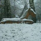 Holzpferd im Schnee