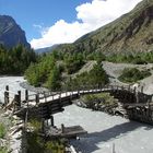 Holzrücke über den Marsyangdi Fluss