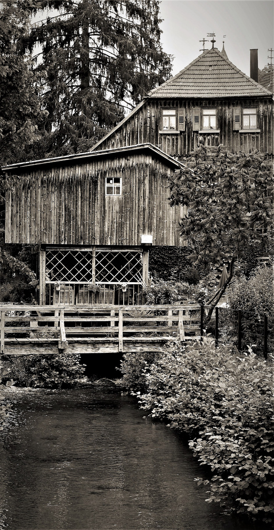 Holzschuppen über der Kessach