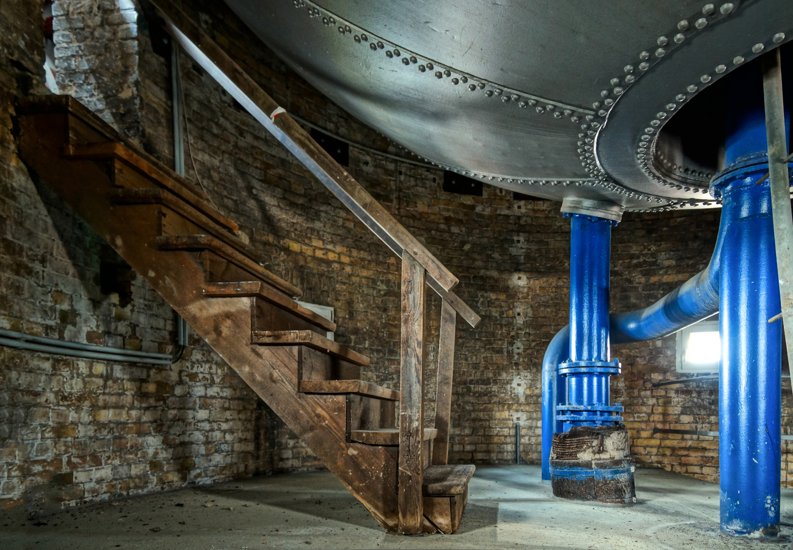 Holztreppe im Wasserturm