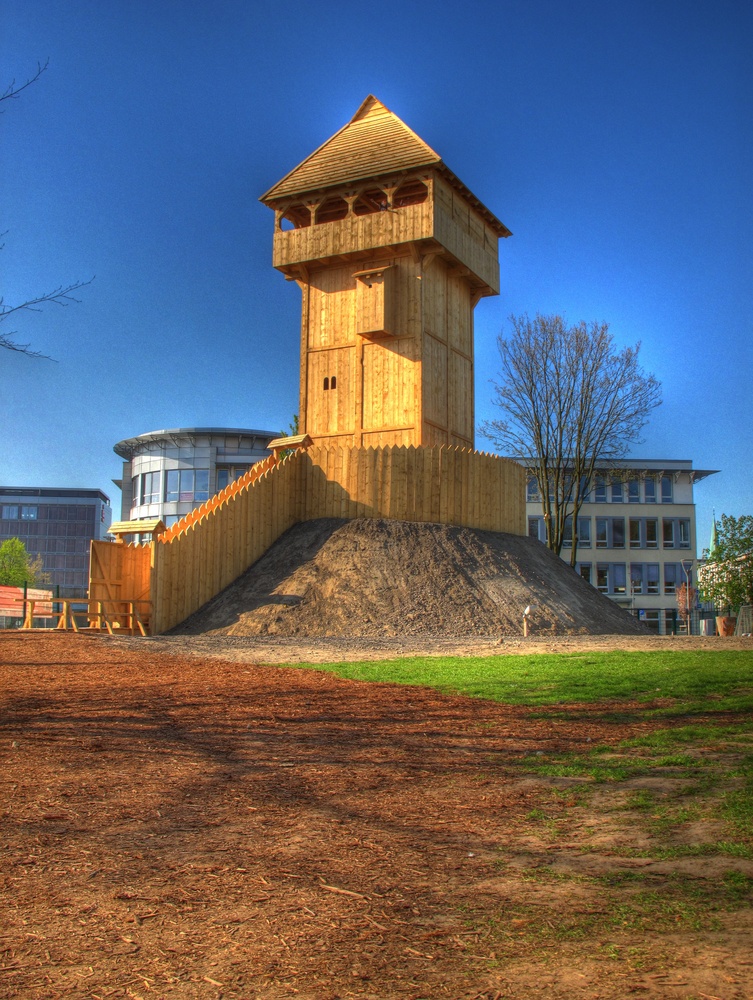 Holzturm am Archäologiemuseum Herne