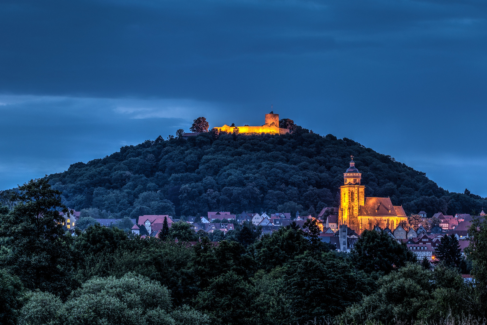 Homberg in der Dämmerung