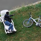 Hombre negro y bicicleta