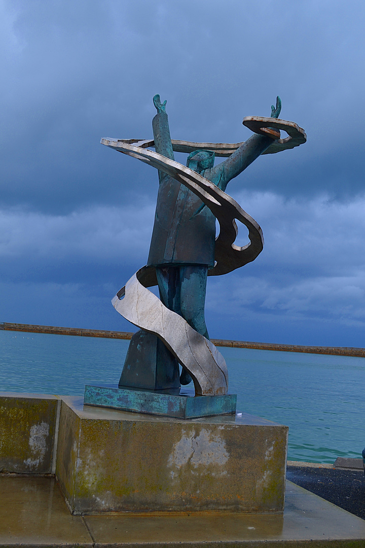 Hommage aux péris en mer....