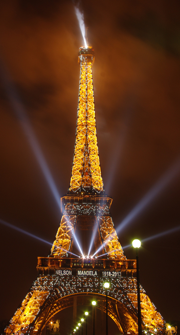 Hommage de Paris a Nelson Mandela