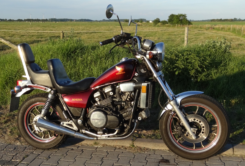 Honda Magna 30 Jahre alt