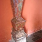 Honduras  / Santa Lucia /  detalle de unas de las columna de la iglesia.