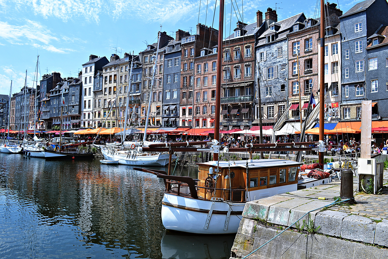 Honfleur – Malerisches Hafenstädtchen mit Charme