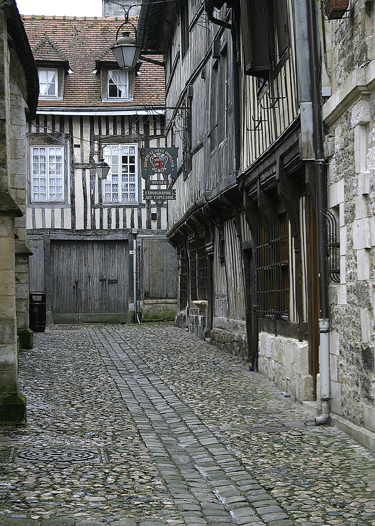 Honfleur - vieille ruelle..