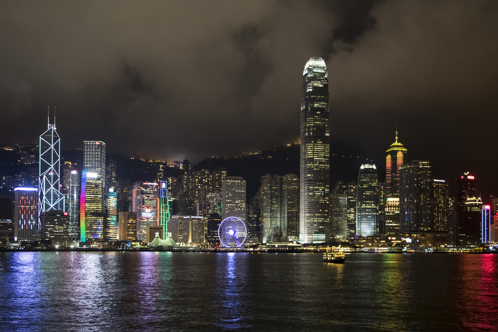 Hong Kong Island bei Nacht