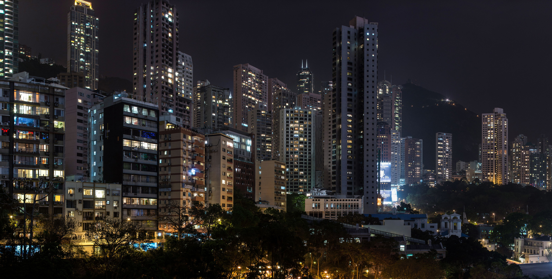 Hong Kong Island bei Nacht