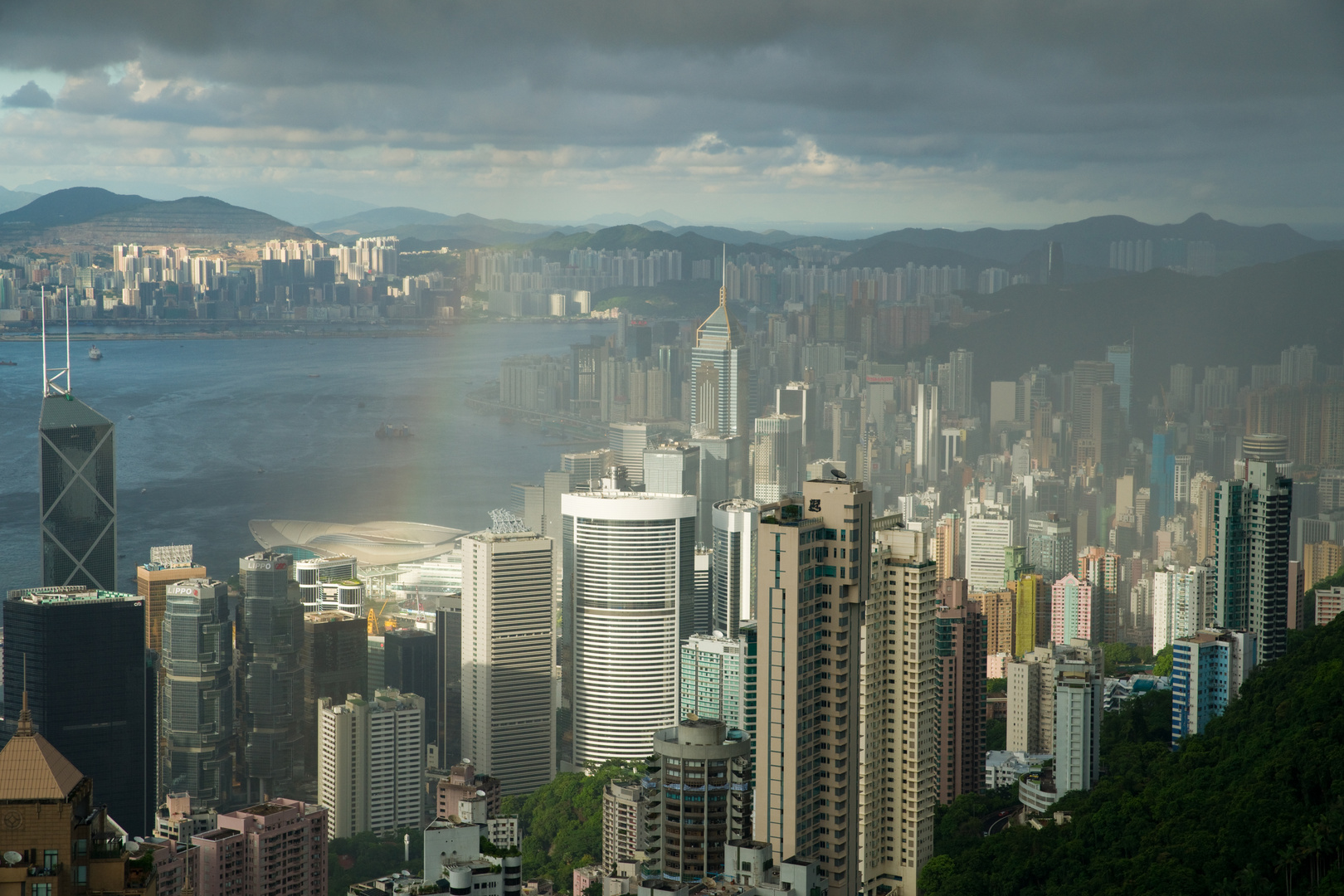 Hong Kong mit Regenbogen