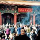 Hong Kong: vor einem Tempel (MW 1997/3 - he)