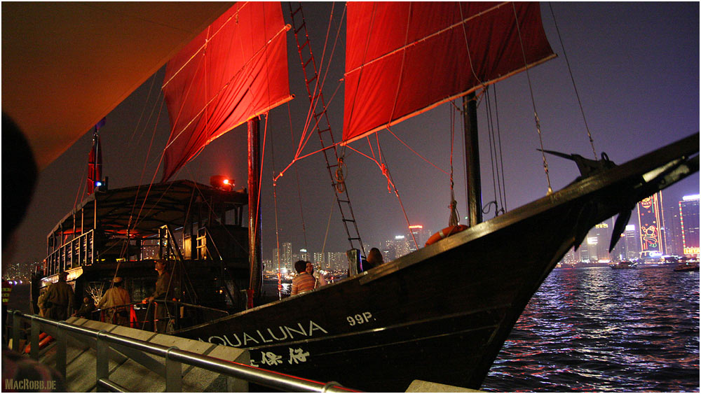 Hongkong - Aqualuna ... by Night ...