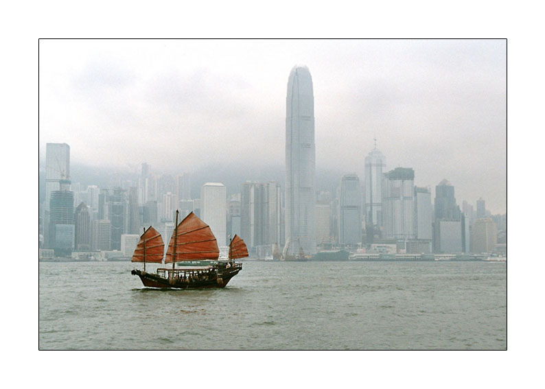 Hongkong, Victoria Bay in Fog