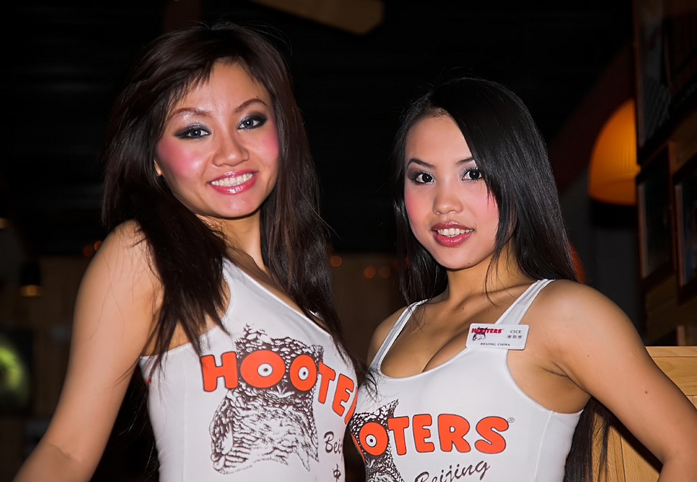 Hooters-Girls