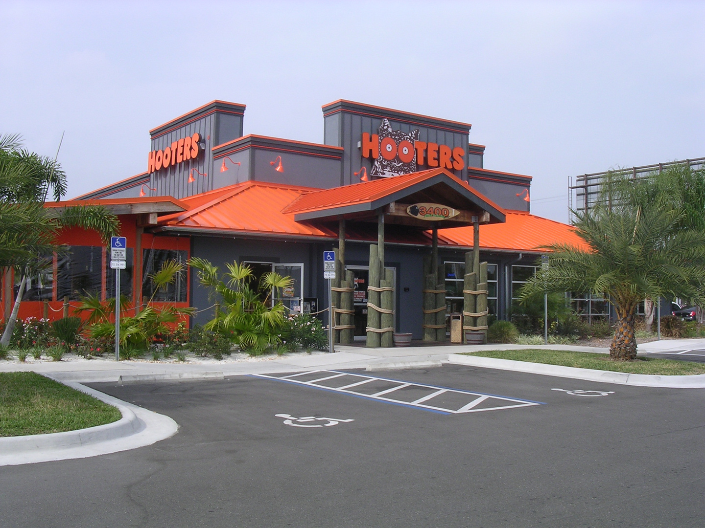 Hooters Lake Land