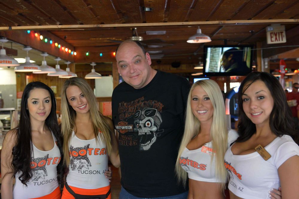 Hooters of Tucson