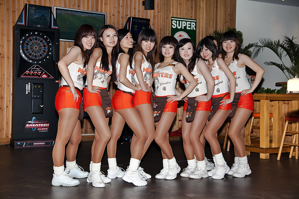 Hootersgirls in Shanghai