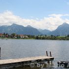 Hopfensee im Allgäu mit Blick auf Säuling und Tegelberg