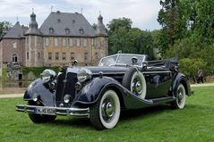 HORCH vor der Kulisse des Schloss Dycks