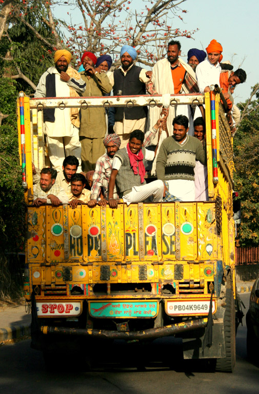 Horn Please - LKW in Indien