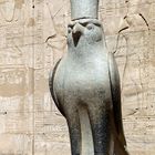 ...Horus Statue im Edfu Tempel...