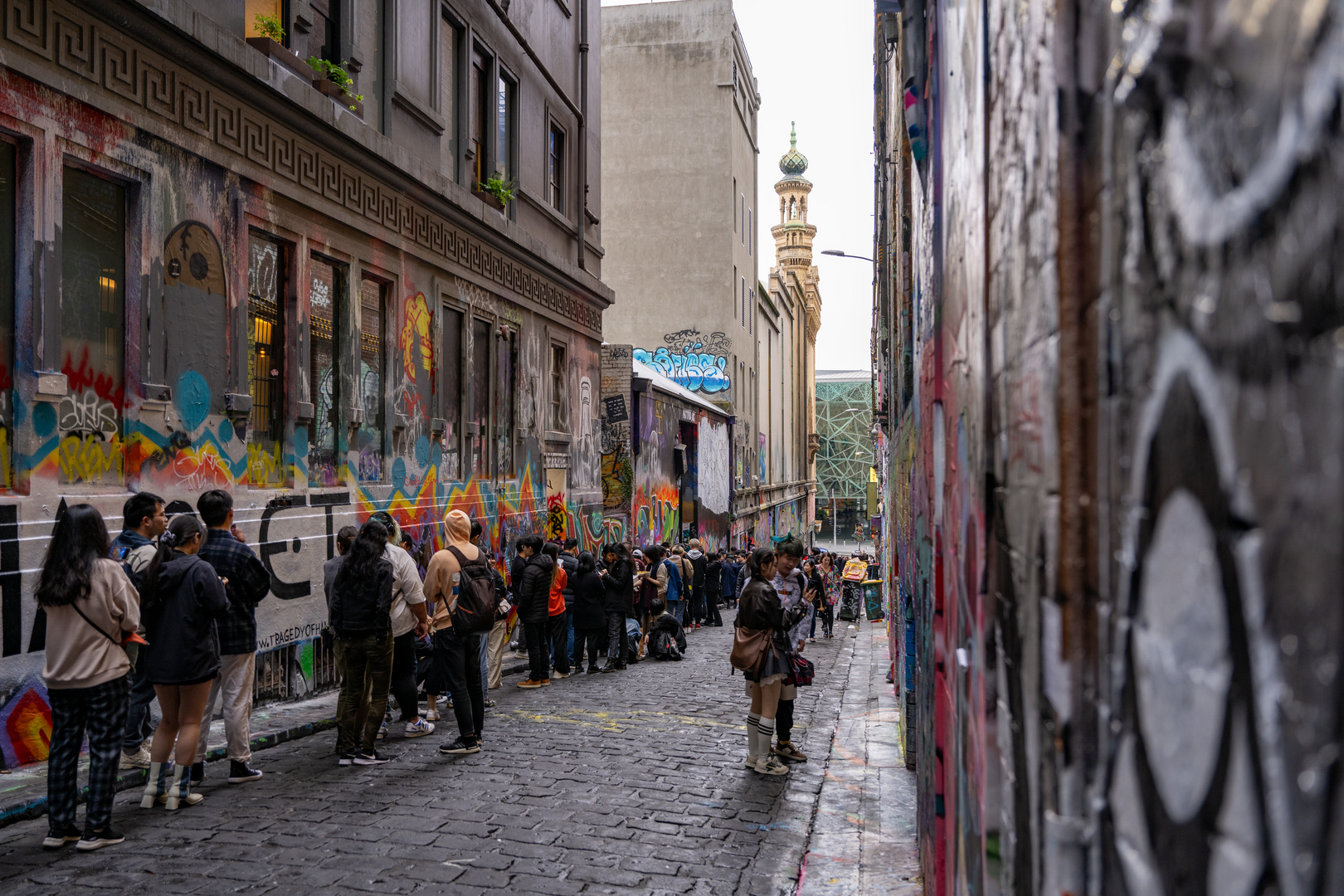 Hosier Lane Graffiti - Warteschlange RADWIMPS J-Rock