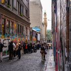 Hosier Lane Graffiti - Warteschlange RADWIMPS J-Rock