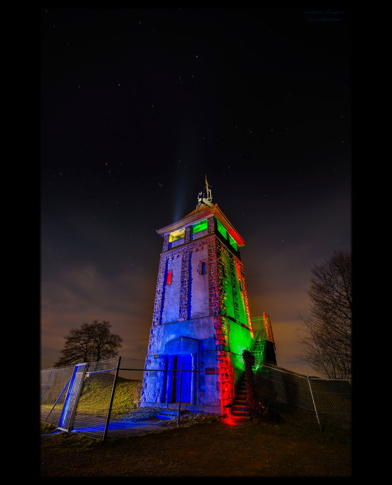 Hostenbergturm  in neuem Licht