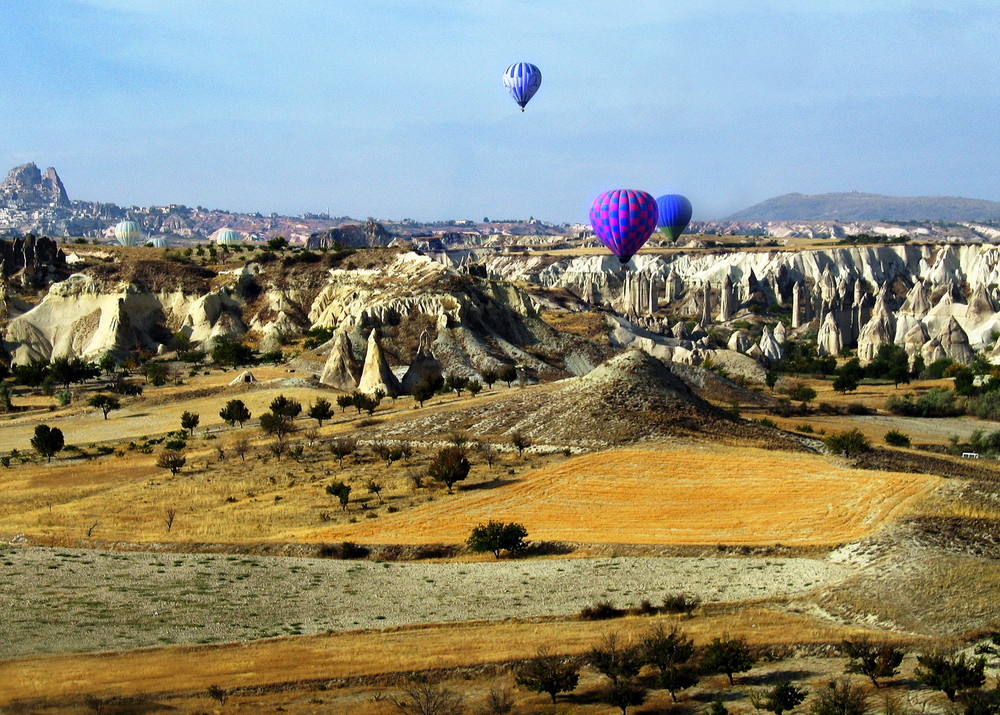 Hot-air Balloons over Cappadocia :.: Heißluftballons über Kappadokien