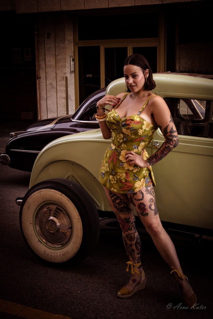 Hot Rod with A nice Pin Up Girl