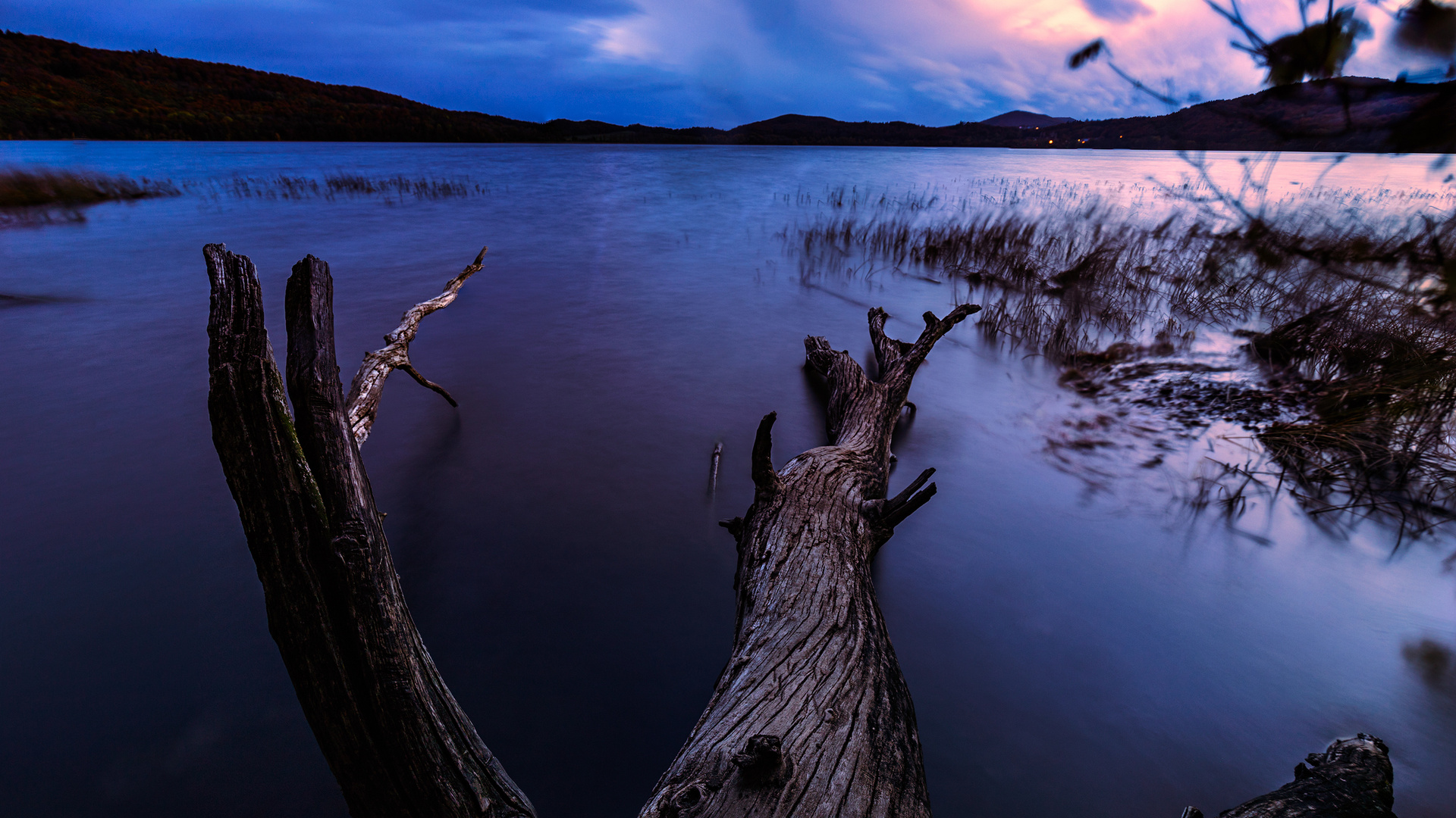 Hot sky and cold water II