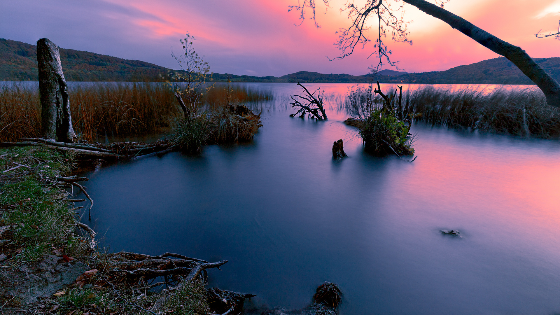 Hot sky and cold water III