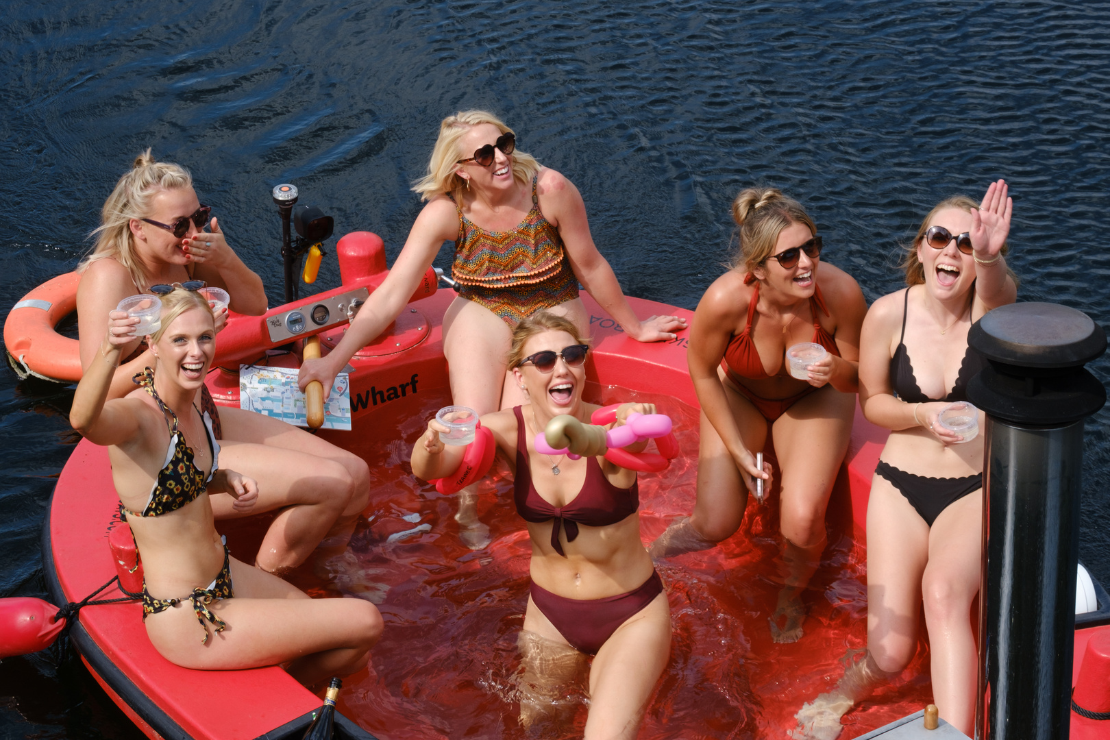 Hot Tug, Mädels Party auf der Themse in London 2018