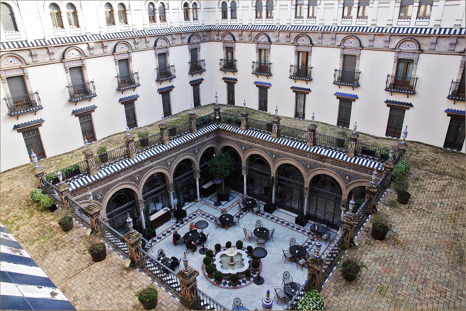 Hotel Alfonso XIII. die grosszügige Räumlichkeiten!!!