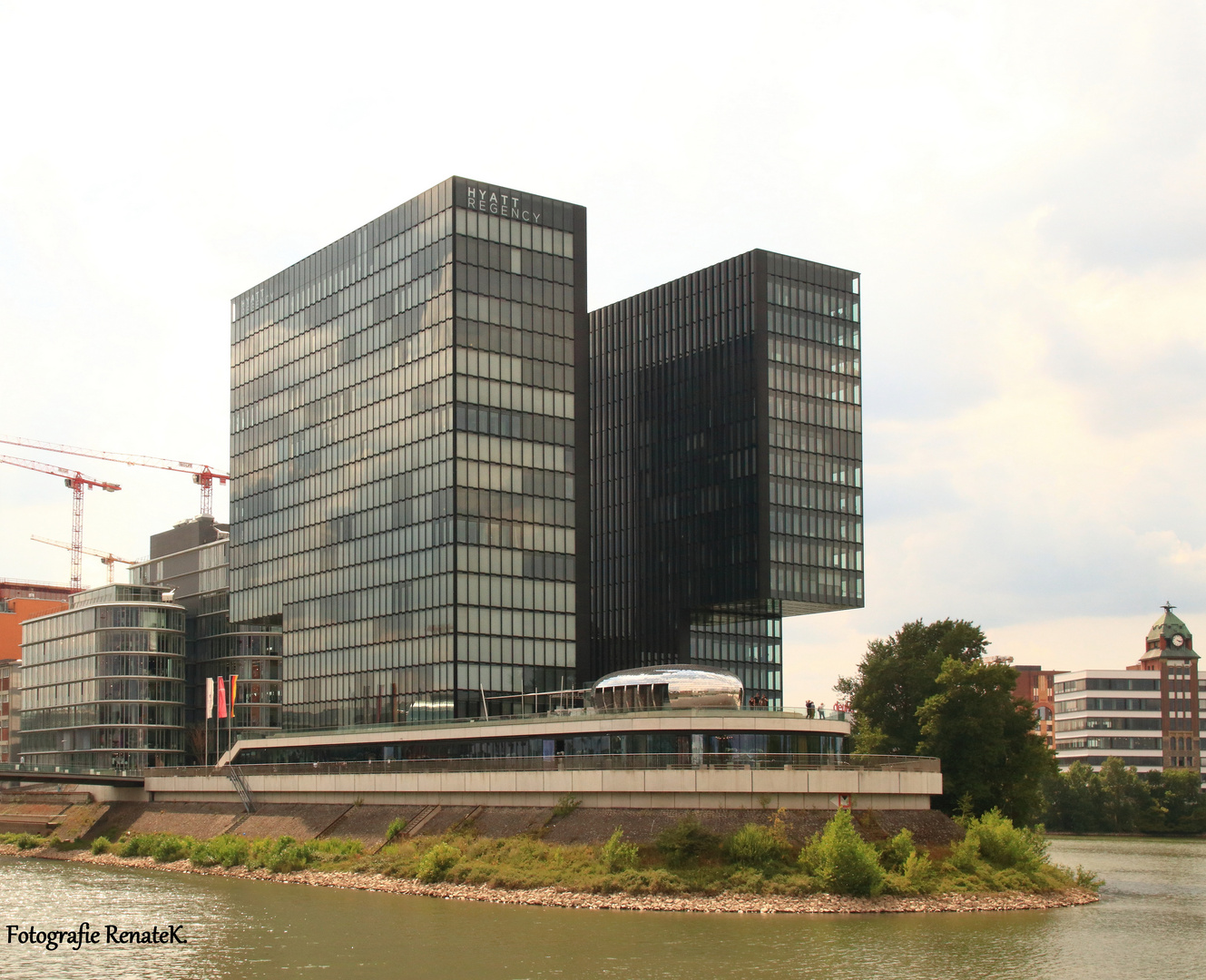 Hotel am Rheinufer von Düsseldorf 