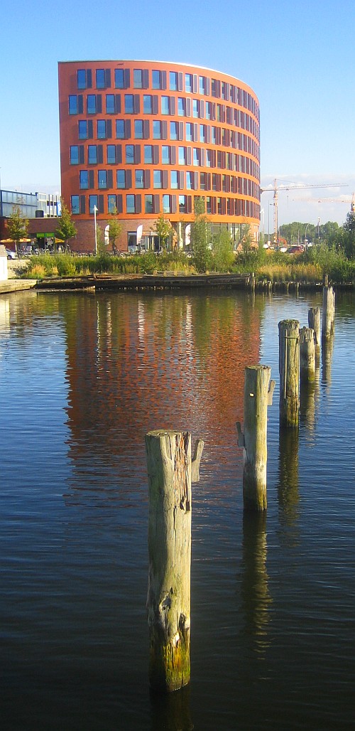 Hotel am Wasser Foto & Bild | architektur, profanbauten ...
