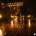 Hotel bei Nacht