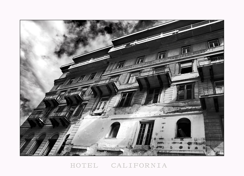 HOTEL CALIFORNIA,