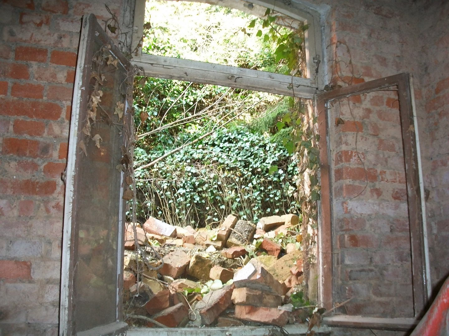 Hotel Ernst Schmitten / Taunus Fenster im Treppenhaus rückwärtig