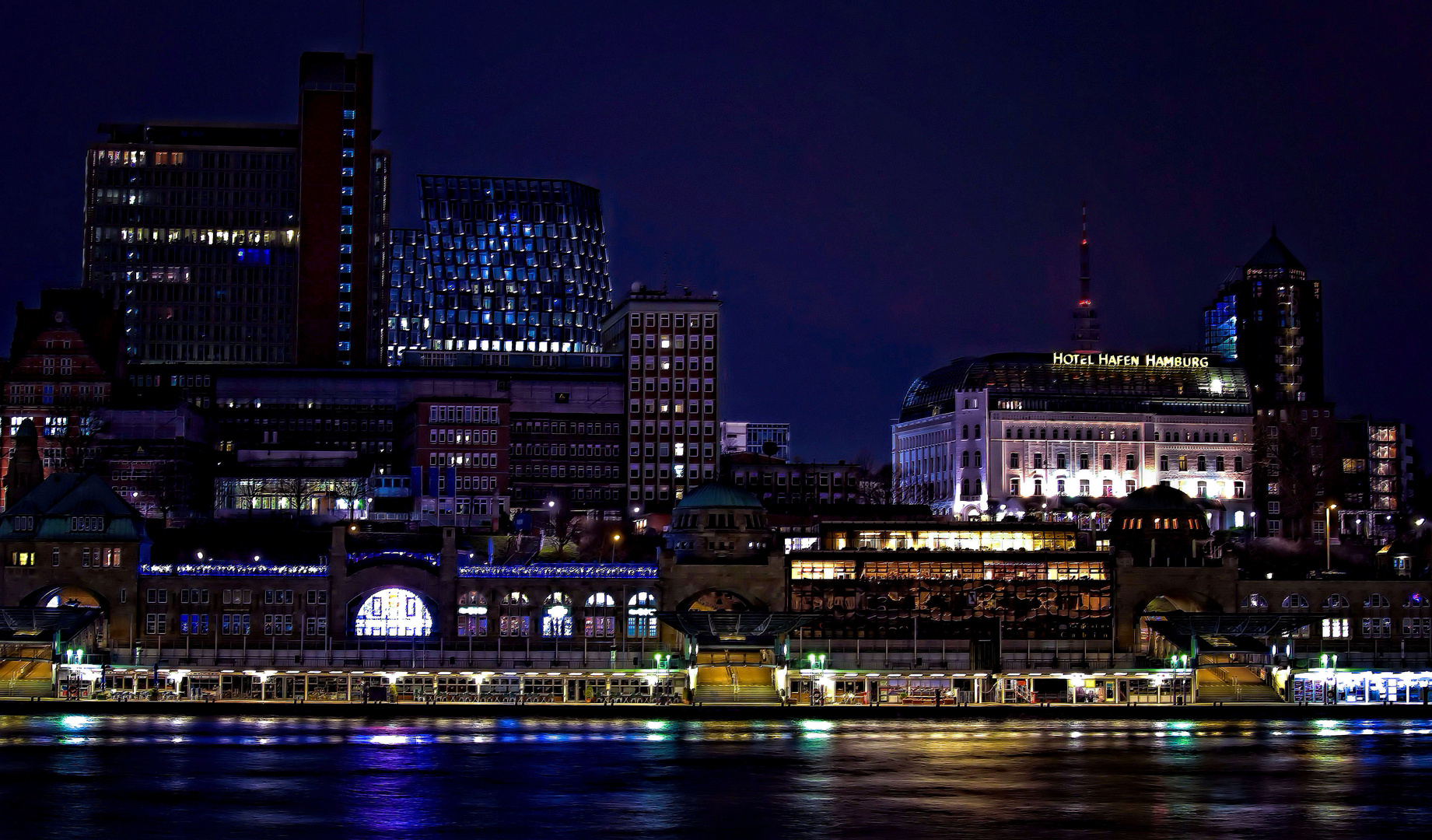 Hotel Hafen Hamburg .....