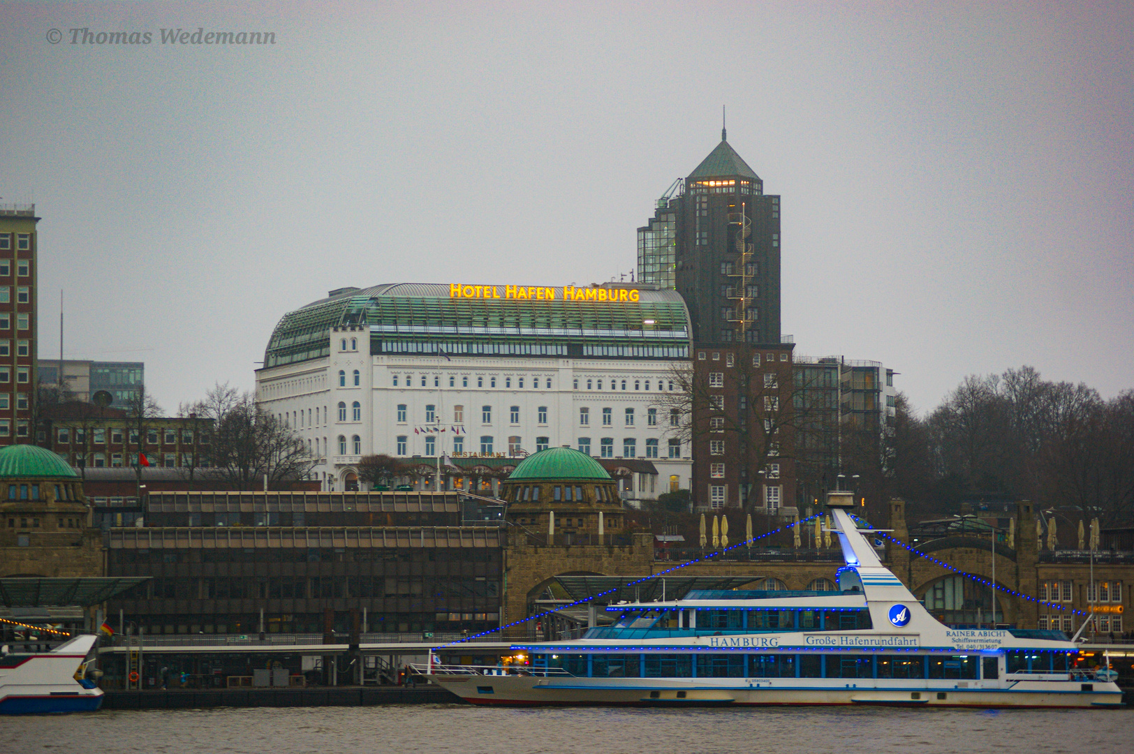 Hotel Hafen Hamburg an den Landungsbrücken 