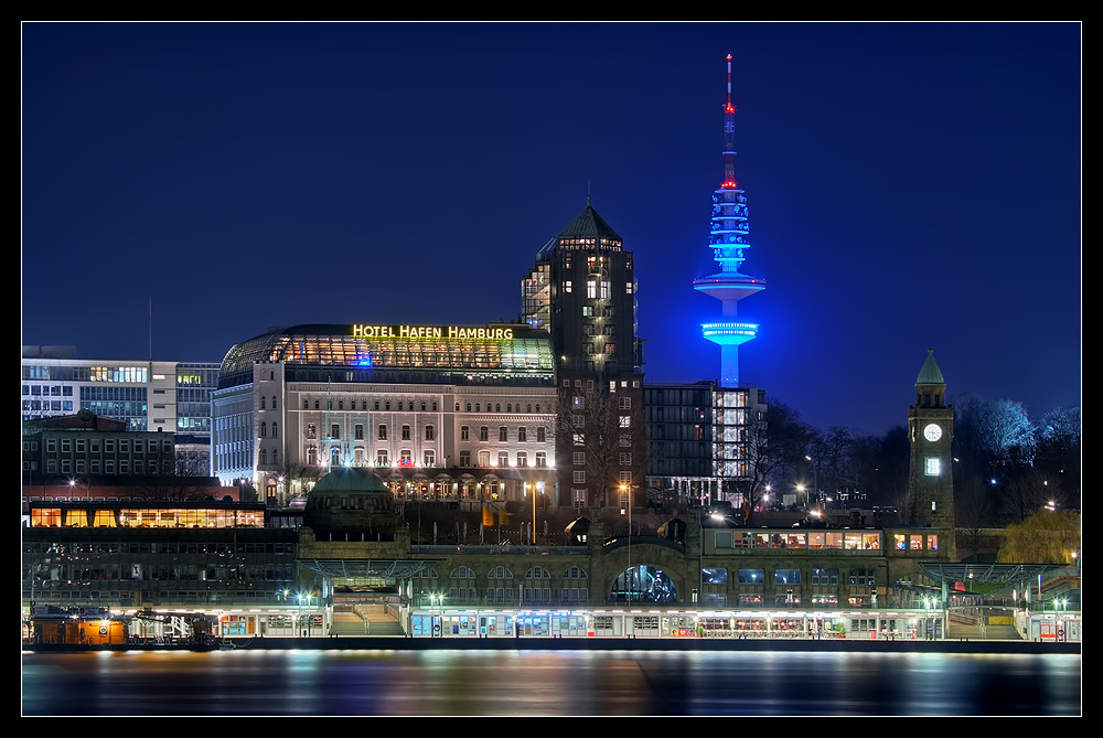 Hotel Hafen Hamburg und der blaue Fernsehturm