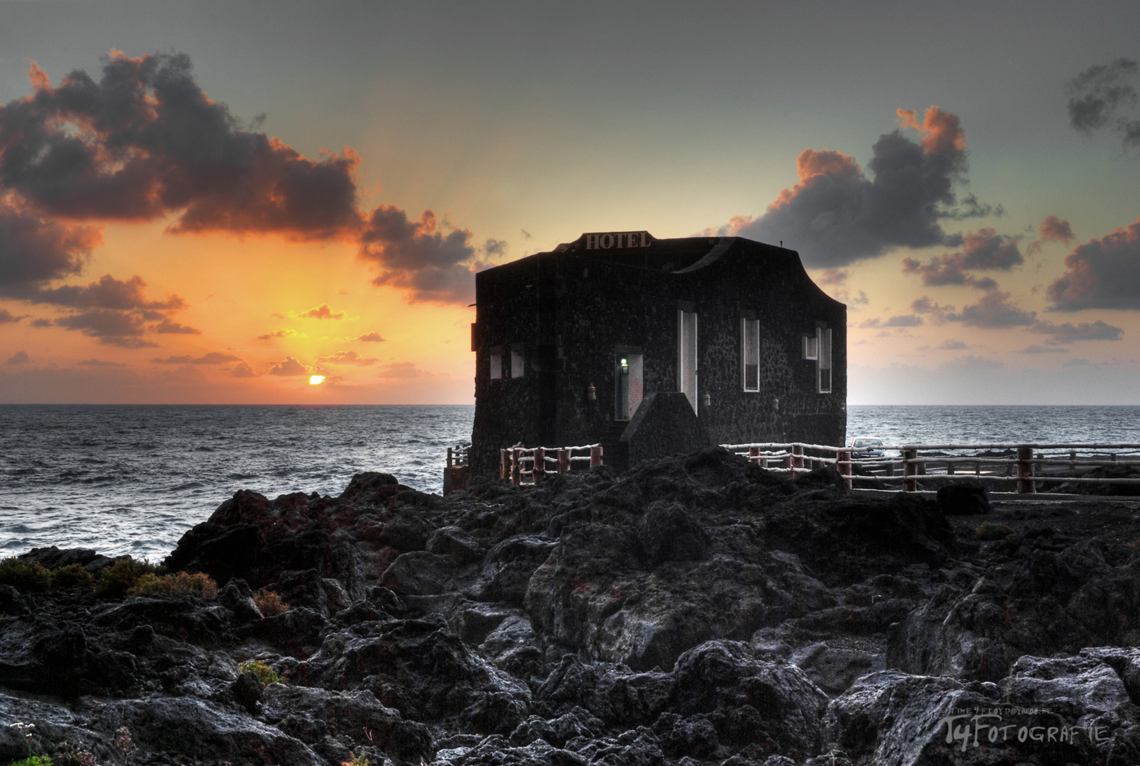 Hotel in the wind