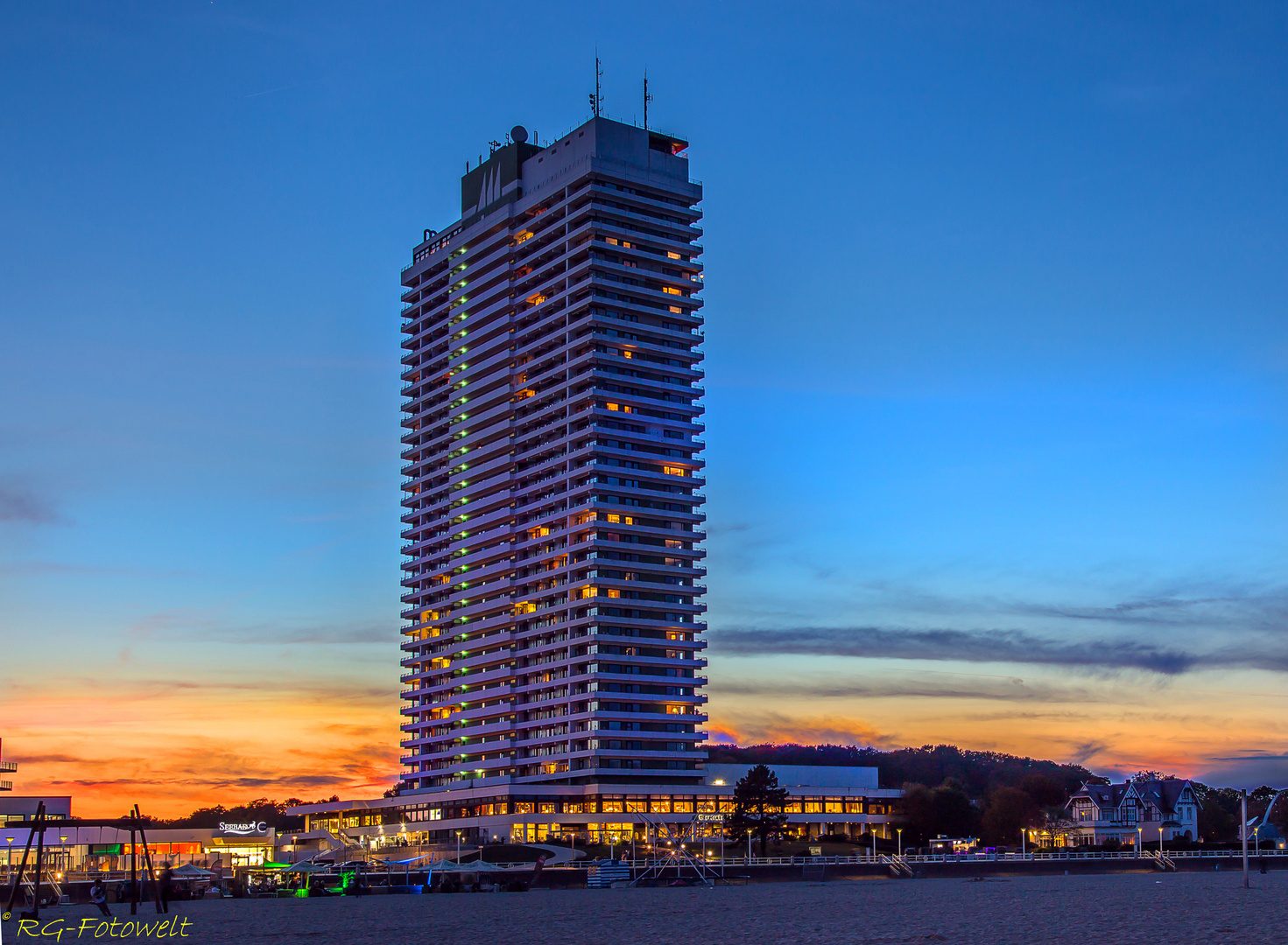 Hotel Maritim im Abendlicht