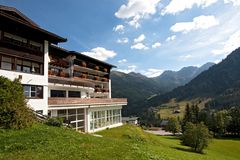 Hotel mit Bergblick