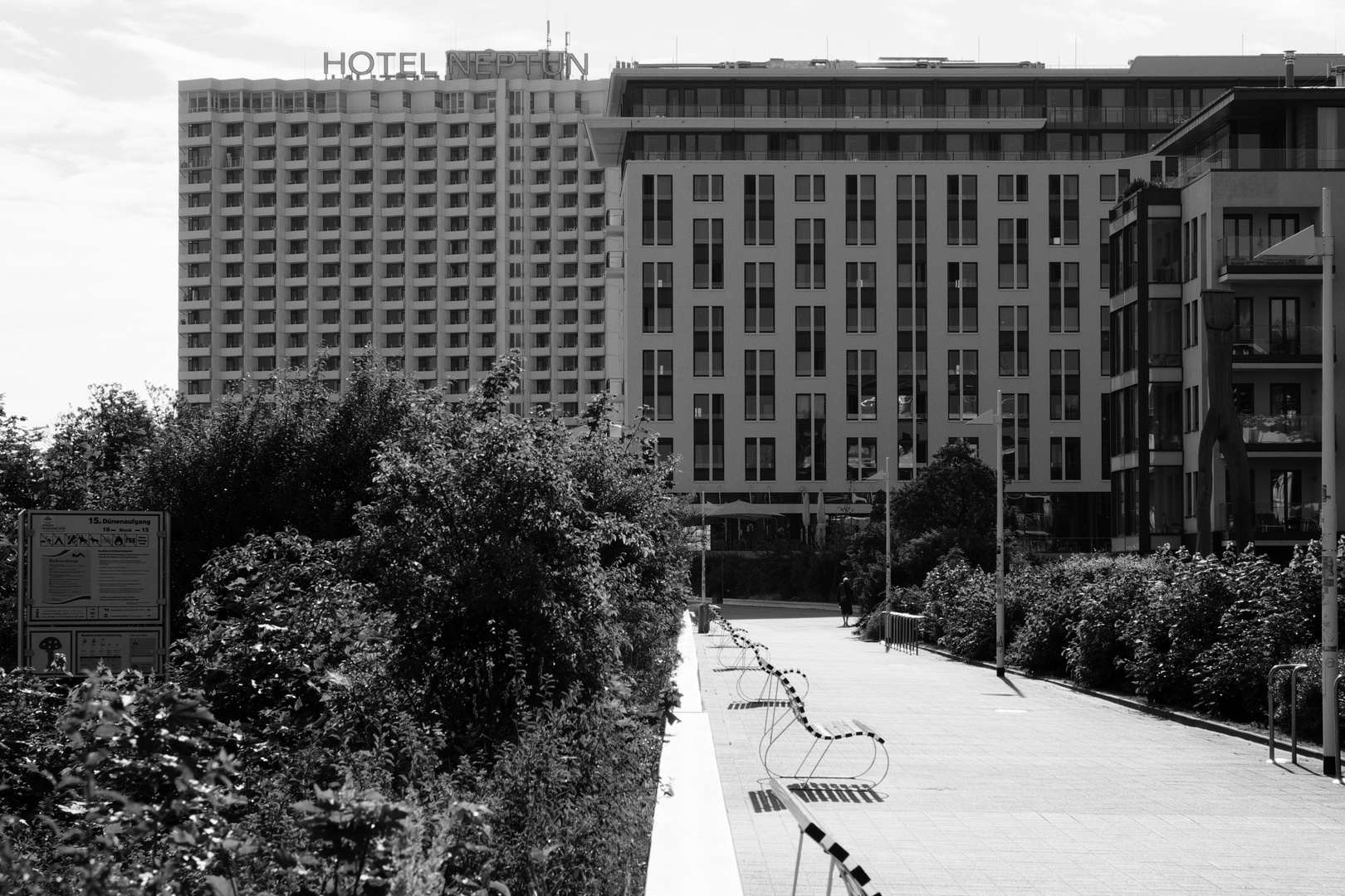 Hotel Neptun? a-ja? Strandläufer? - Yes, all 3 of them at once.