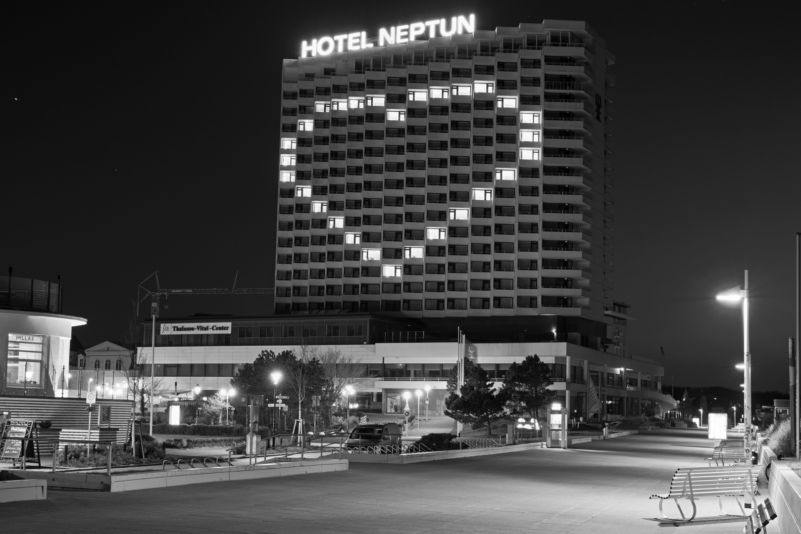 hotel "Neptun" showing heart