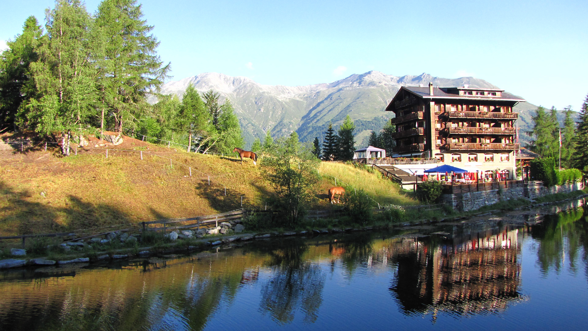 Hotel oberhalb von Grächen !